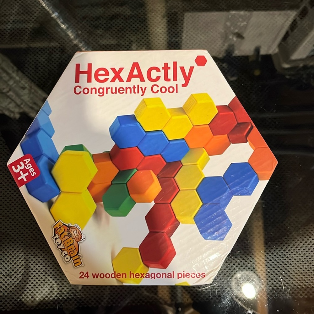 HexActly congruently cool wooden pieces